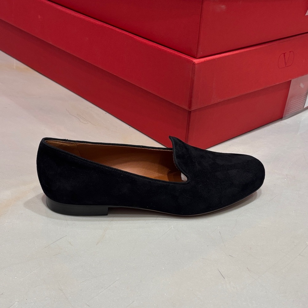 Valentino Women’s Elegant Black Loafers